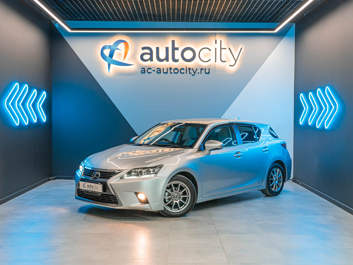 Lexus CT, 2015