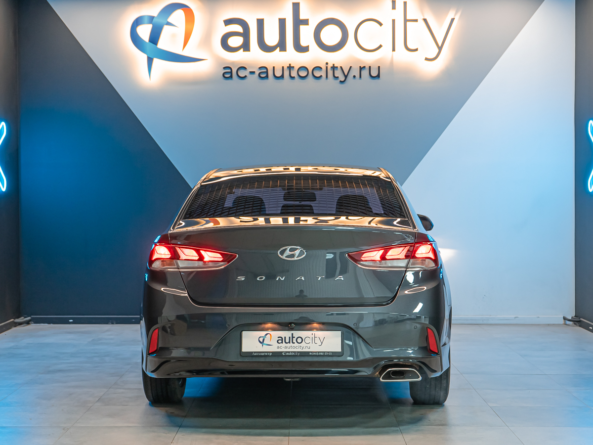 Hyundai Sonata 2018, (Серый) с пробегом 88 166 км в Новосибирске