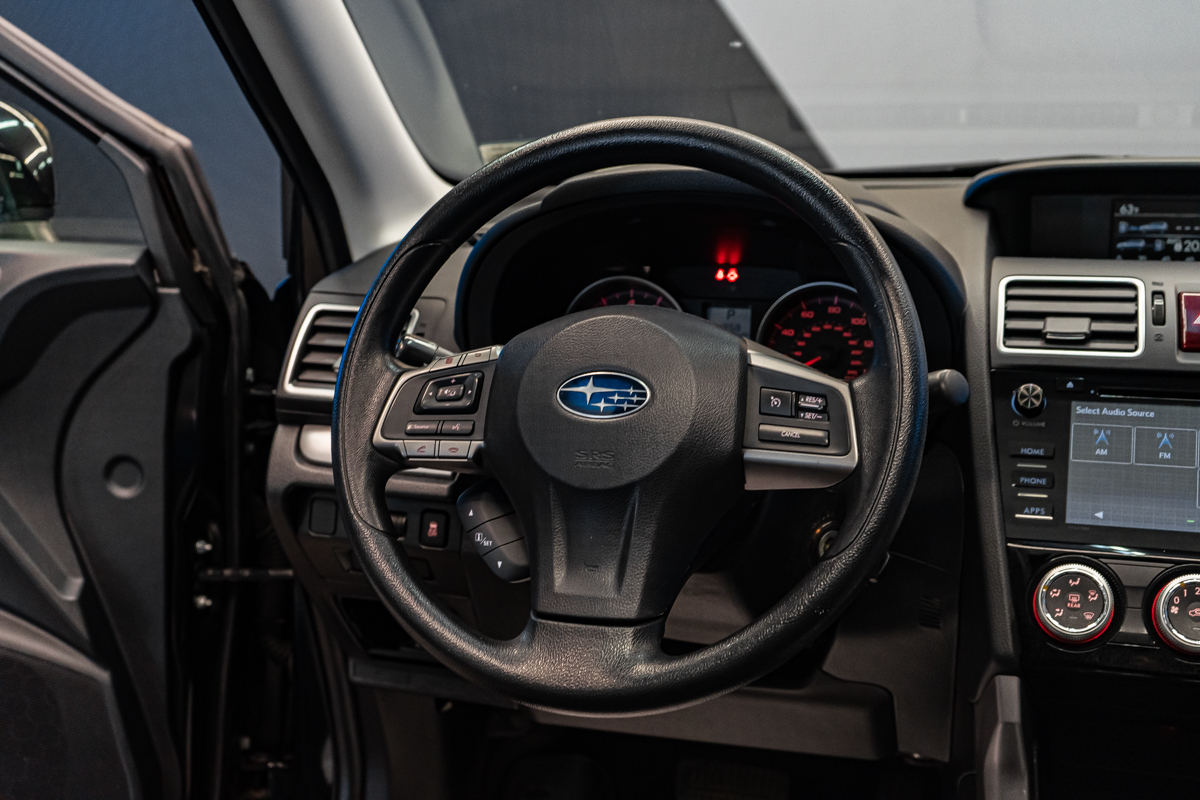 Subaru Forester 2016, (Чёрный) с пробегом 114 000 км в Новосибирске