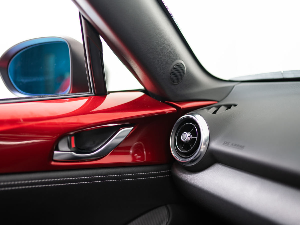 Mazda Roadster 2020, (Красный) с пробегом 20 000 км во Владивостоке