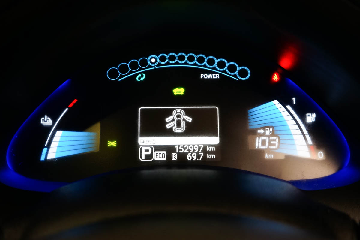 Nissan Leaf 2013, (Белый) с пробегом 152 997 км в Новосибирске