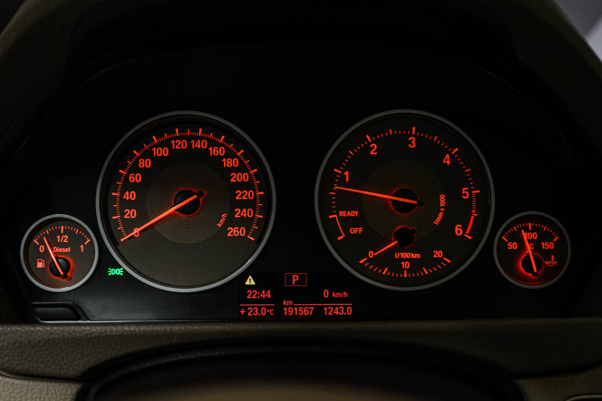 BMW 3ER 2012, (Темно Синий) с пробегом 191 600 км в Новосибирске