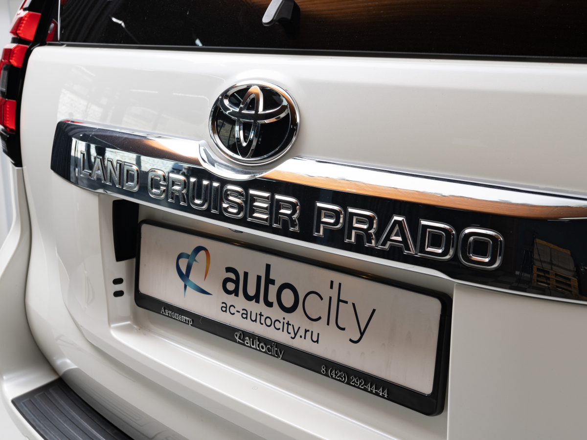 Toyota LAND_CRUISER_PRADO 2020, (Белый) с пробегом 18 000 км во Владивостоке