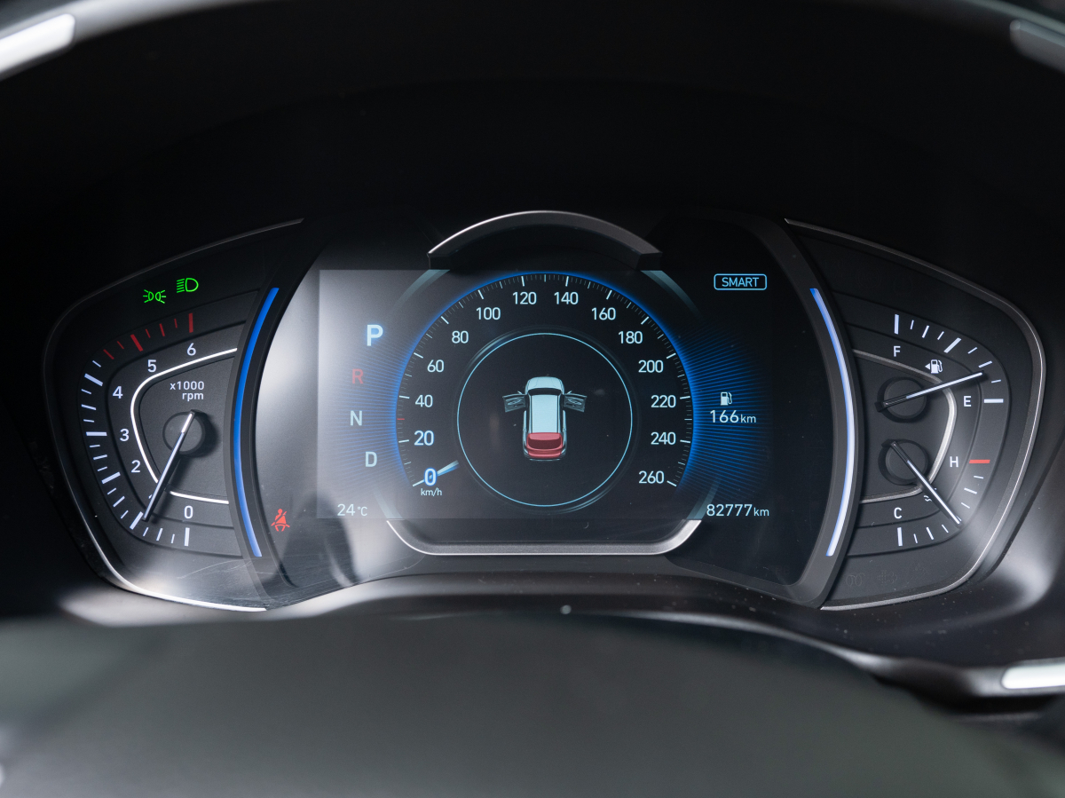 Hyundai SANTA_FE 2019, (Синий ) с пробегом 82 000 км во Владивостоке
