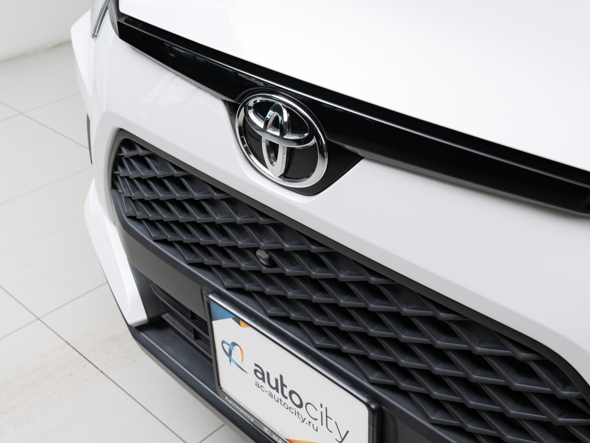 Toyota Raize 2020, (Белый) с пробегом 17 000 км во Владивостоке