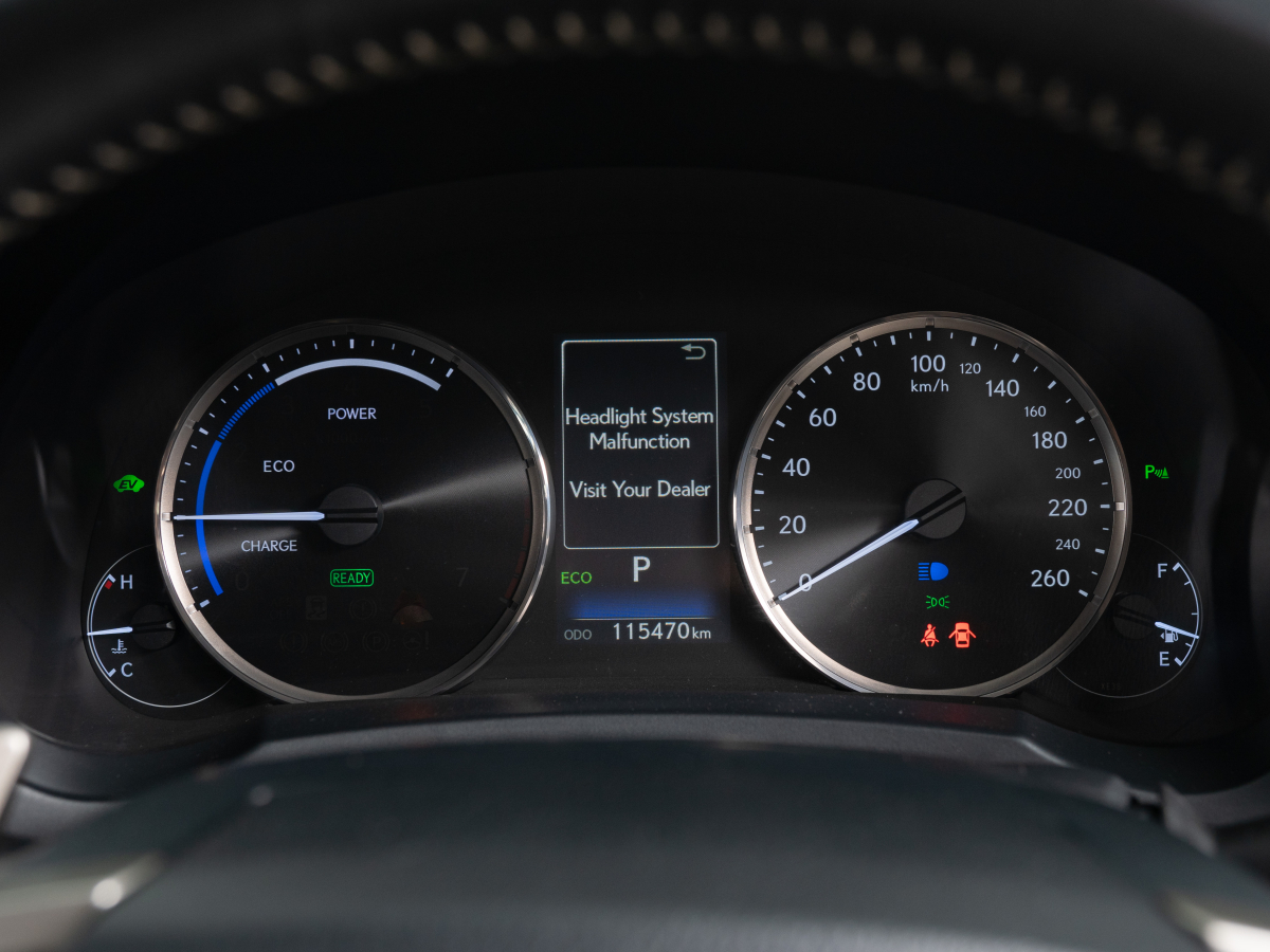 Lexus IS 2018, (Серый) с пробегом 115 000 км во Владивостоке