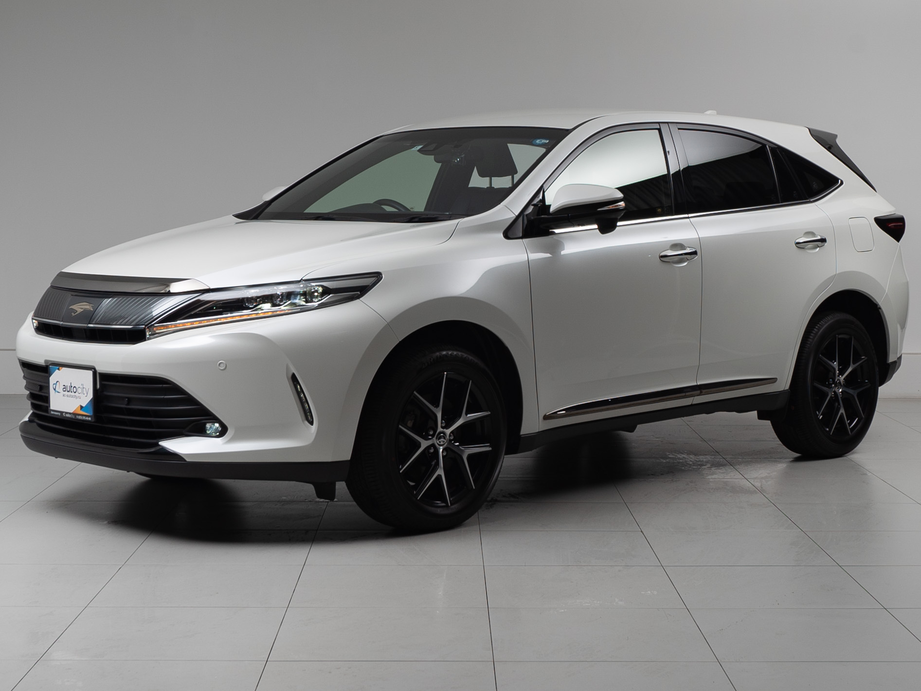 Авто Toyota Harrier 2020 с пробегом 51 000 км, Владивосток