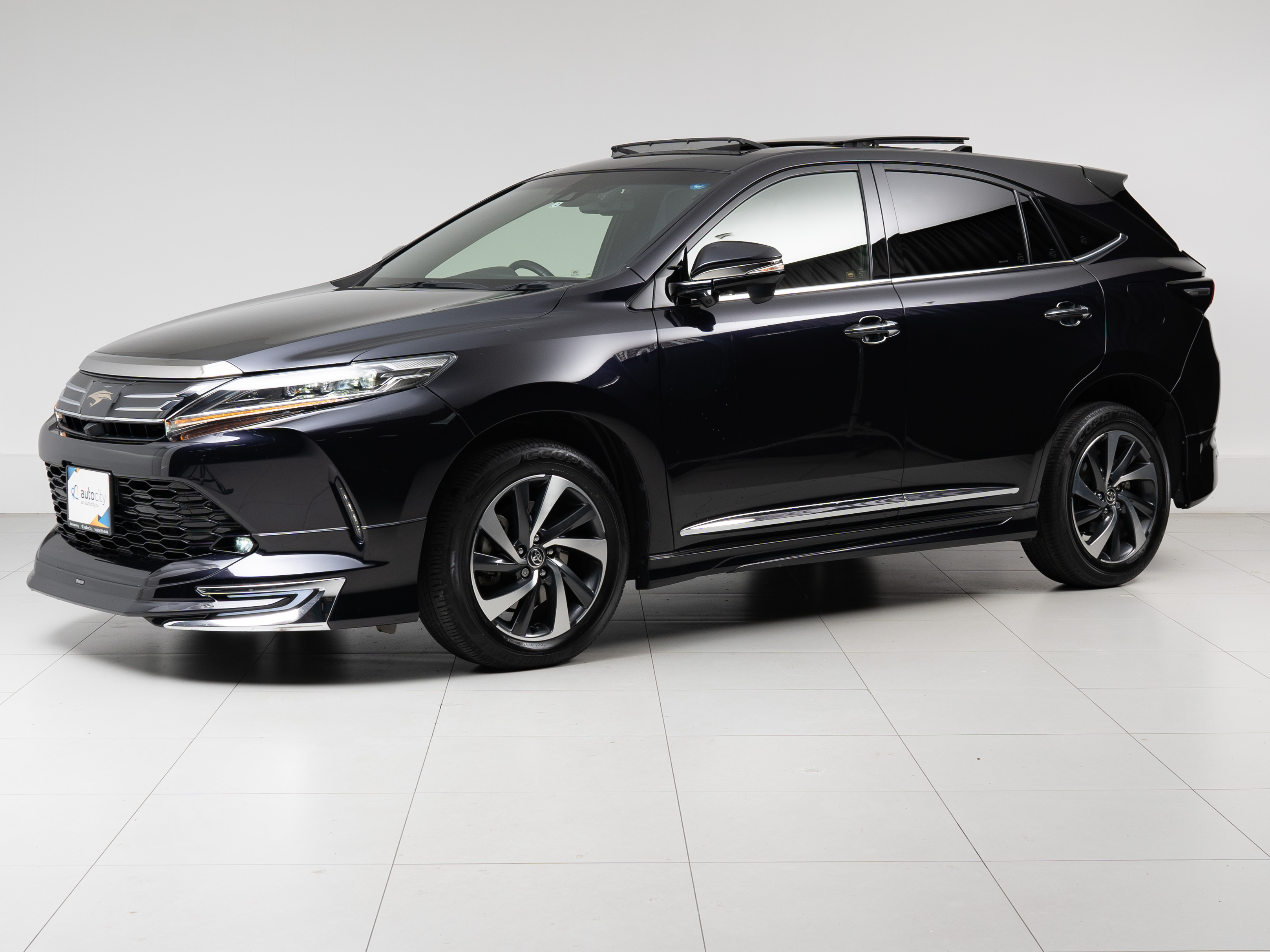 Авто Toyota Harrier 2019 с пробегом 28 000 км, Владивосток