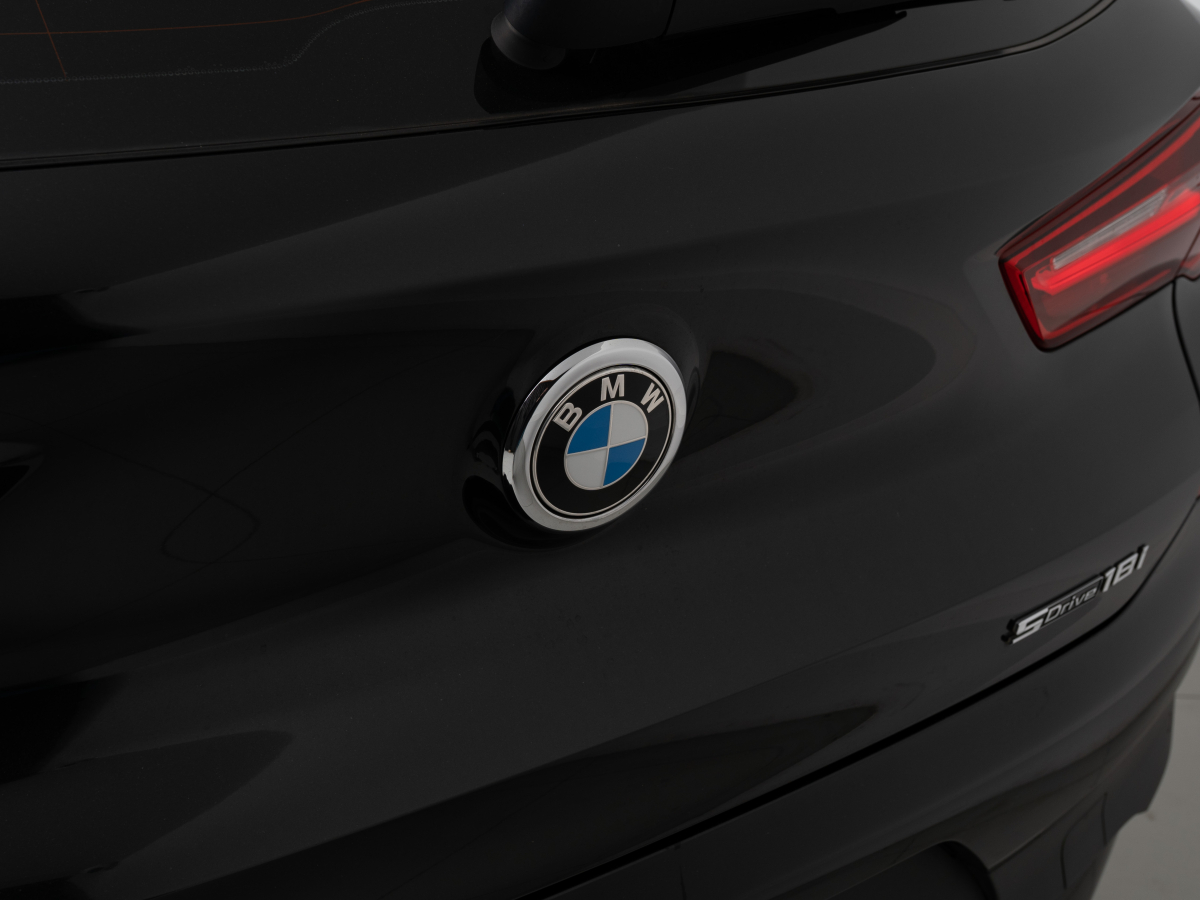 BMW X2 2018, (Черный) с пробегом 65 000 км во Владивостоке