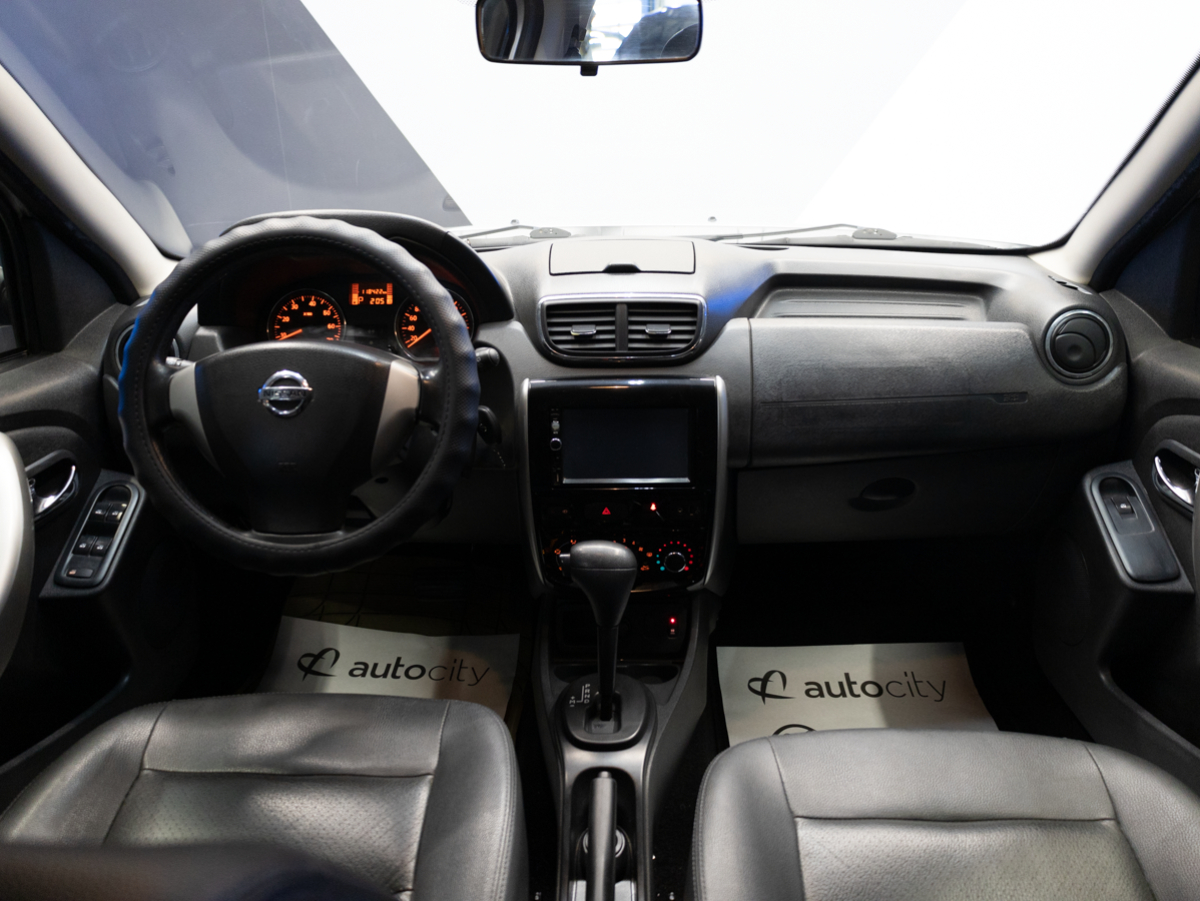 Nissan Terrano 2014, (Серебристый) с пробегом 118 422 км в Новосибирске