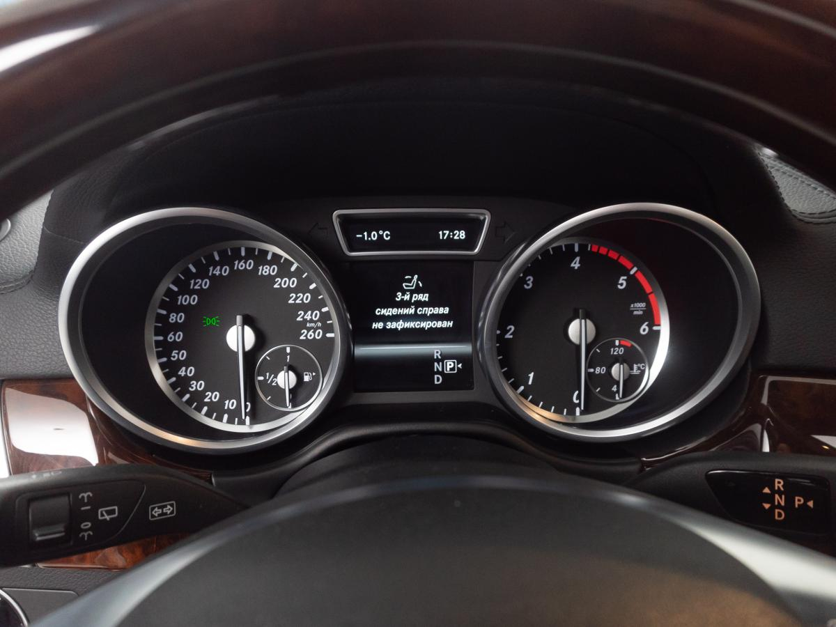 Mercedes-Benz GL_KLASSE 2013, (Белый) с пробегом 159 000 км во Владивостоке