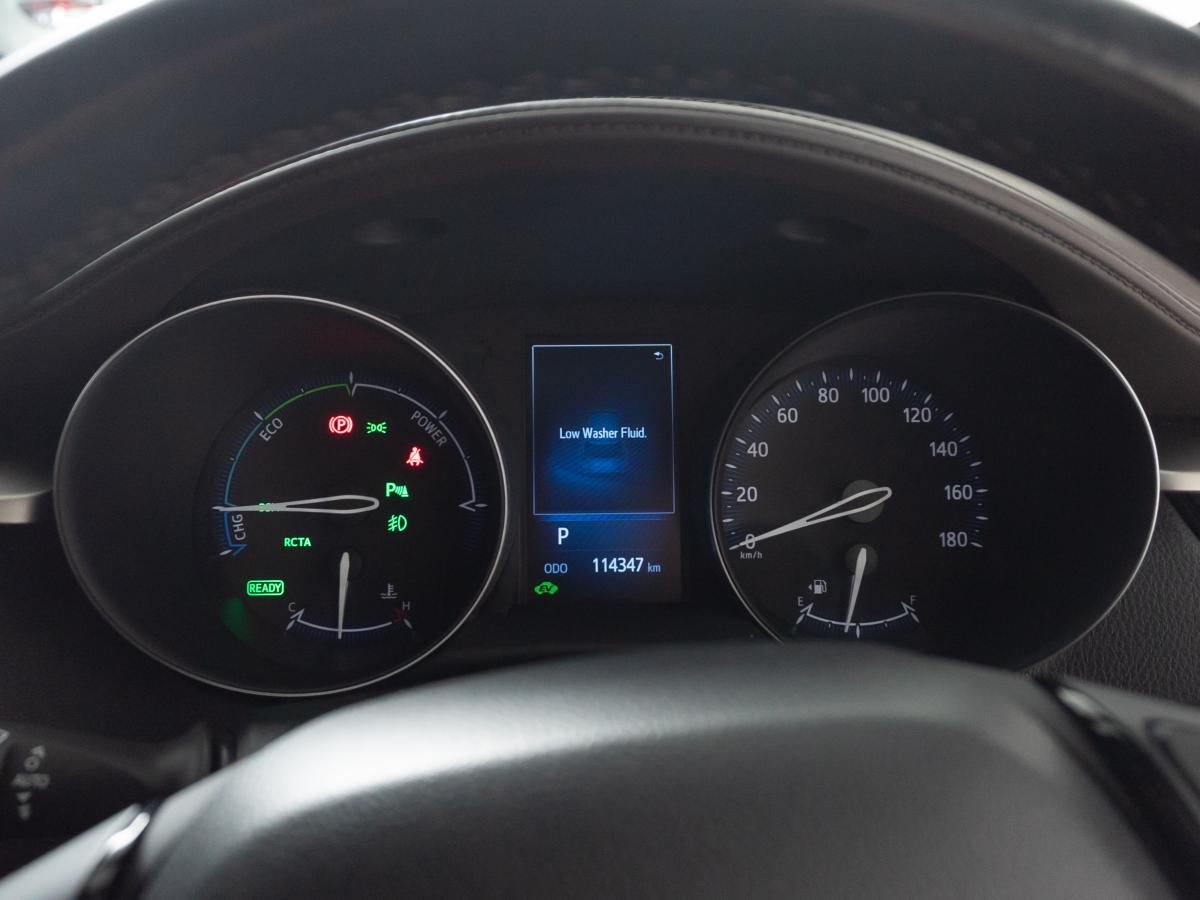 Toyota C_HR 2017, (Серый) с пробегом 114 000 км во Владивостоке